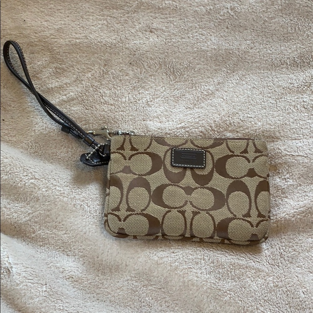 Coach C Wristlet Brown